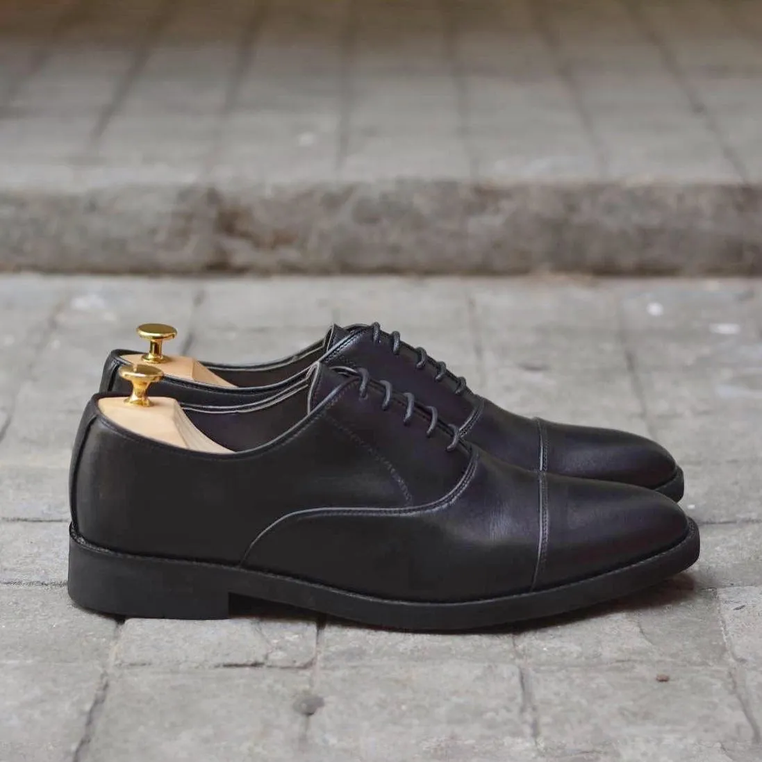 502-1 Oxford Black Matte with Black Soles