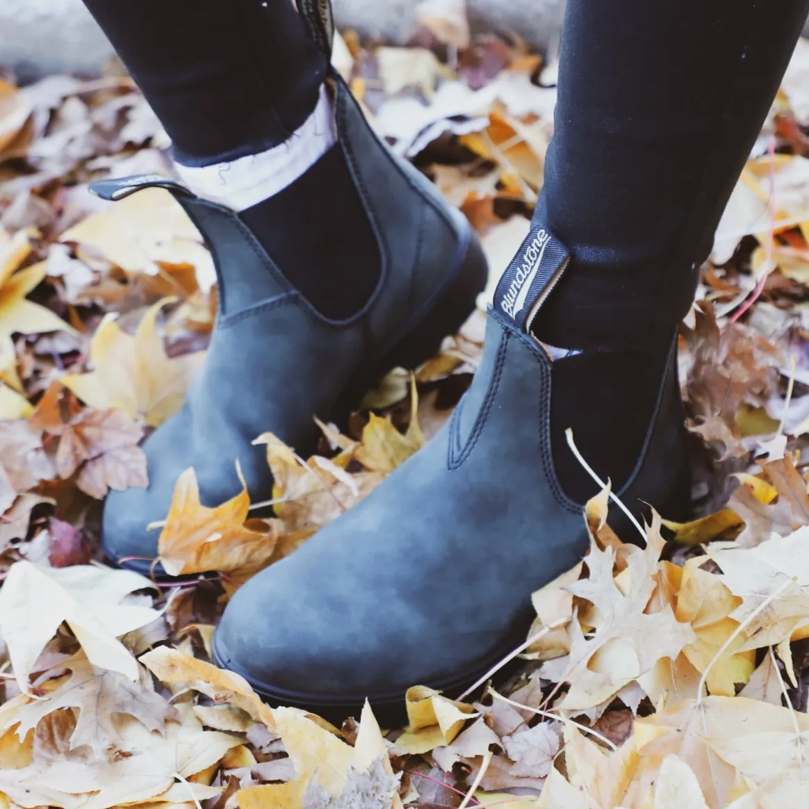 Blundstone 587 boots in rustic black