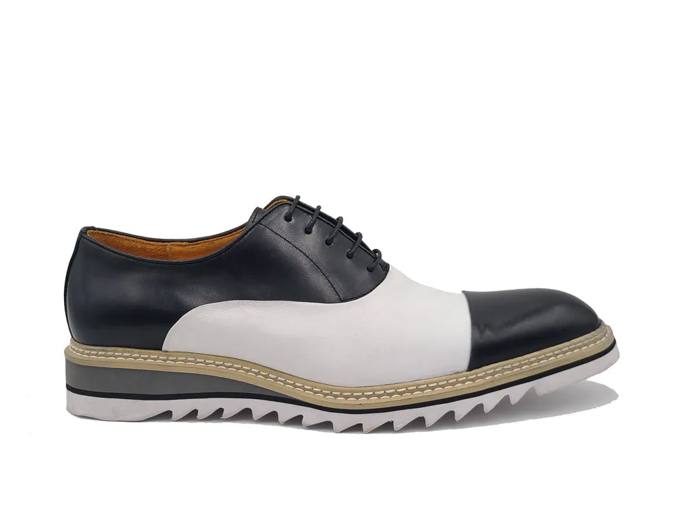 Brogue Oxford Shoes with Five Eyelets