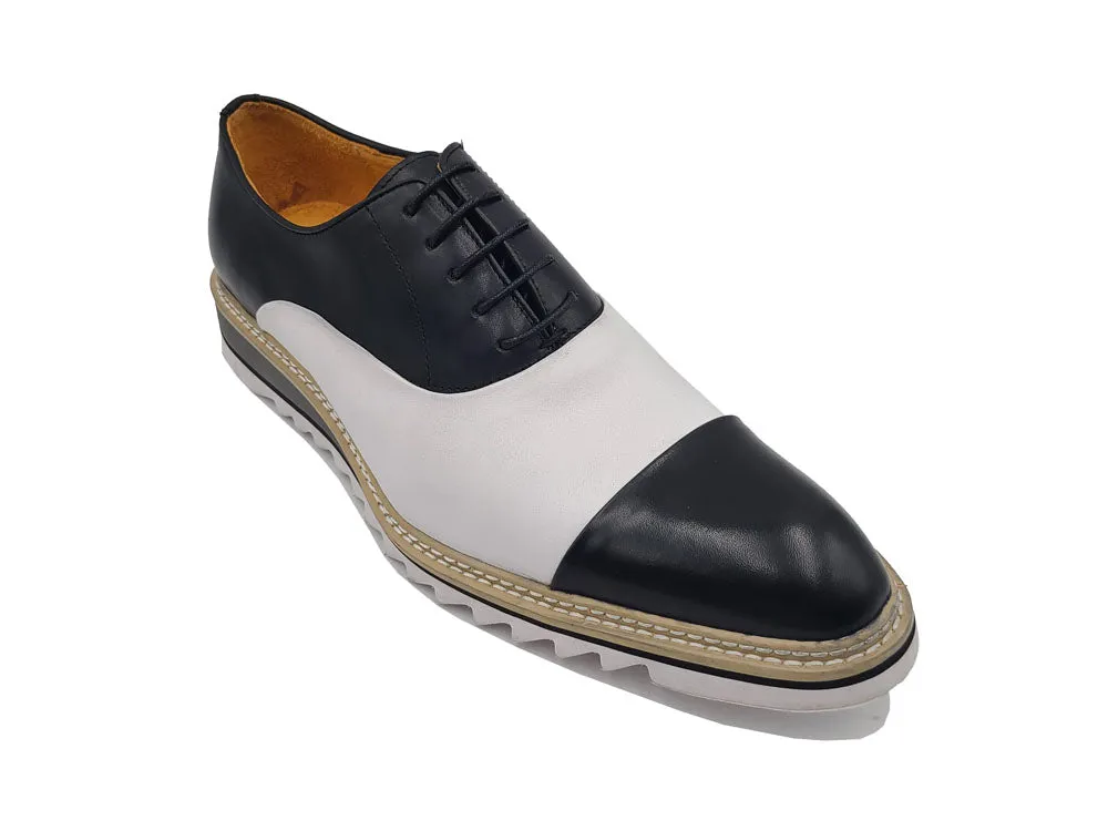 Brogue Oxford Shoes with Five Eyelets