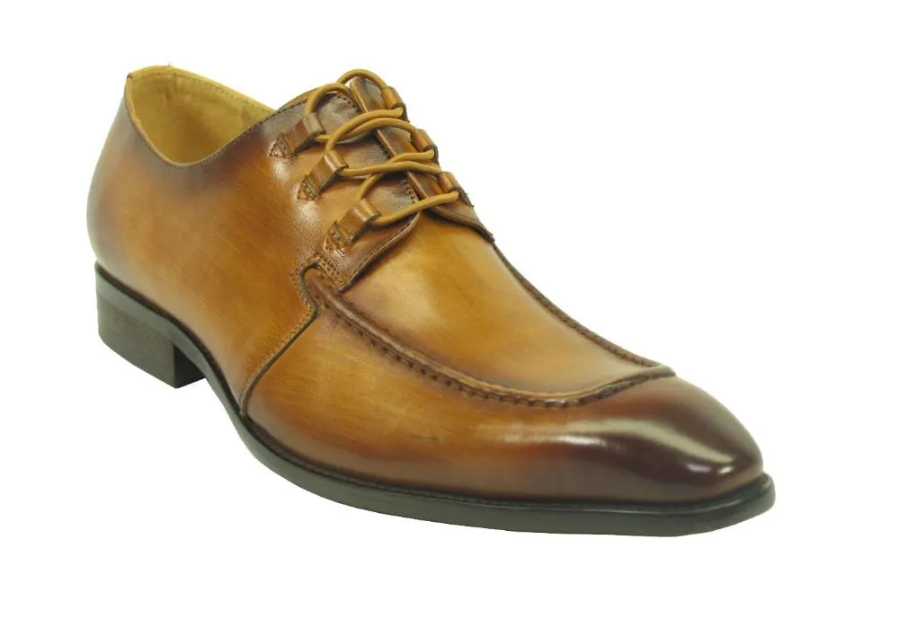 Calfskin lace-up shoe with patina finish