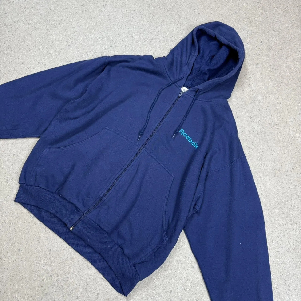 Reebok sport hoodie medium