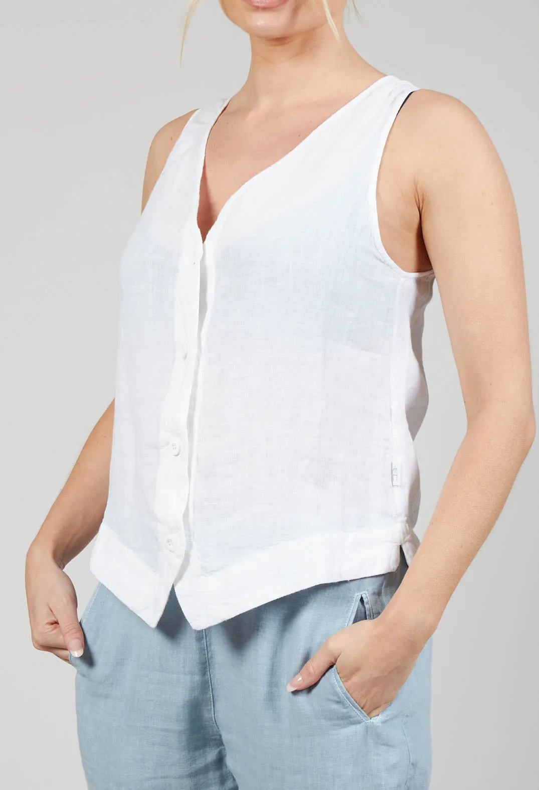 Vest Yune in White