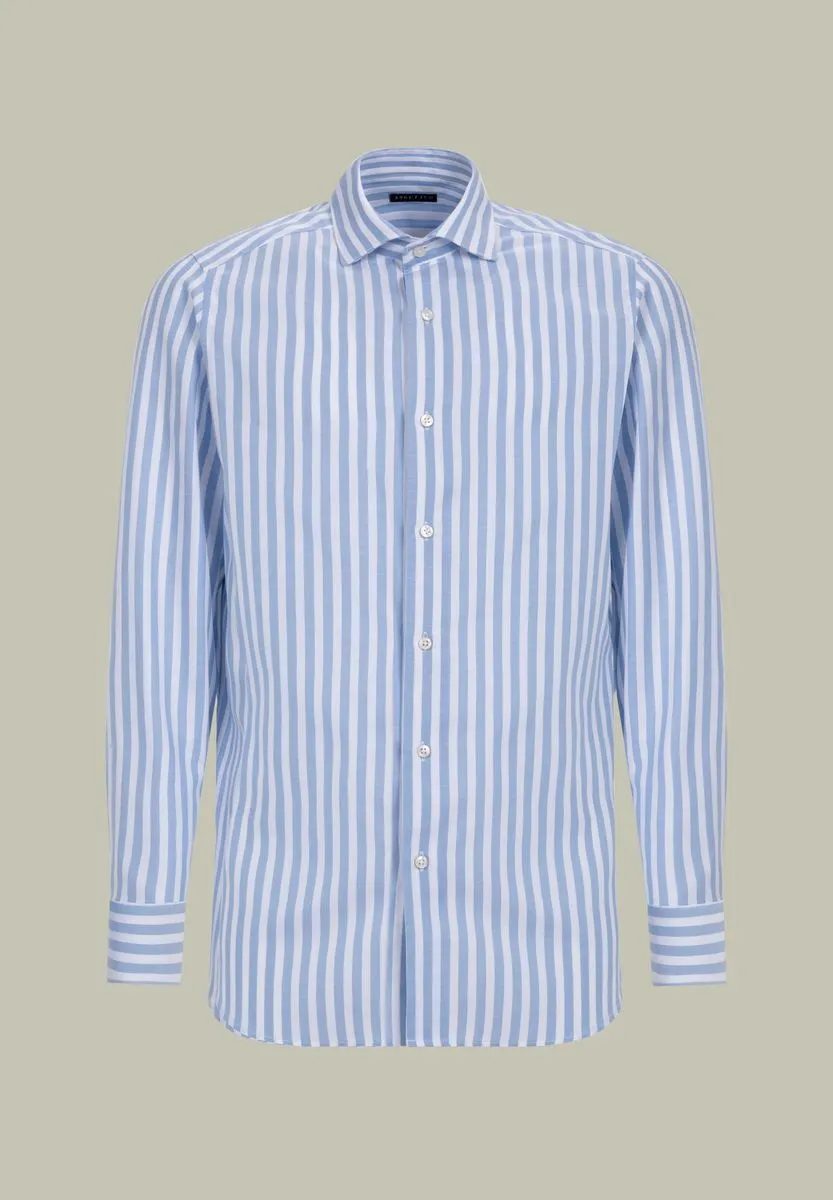 White-blue wide stripe oxford slim shirt.