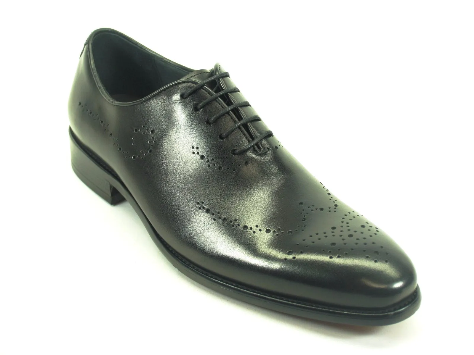 Whole Cut Oxford Shoes with Medallion Pattern