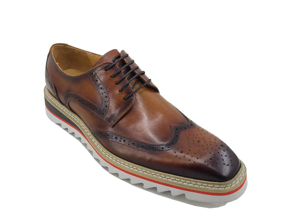 Wingtip Blucher Oxford with lightweight sole.