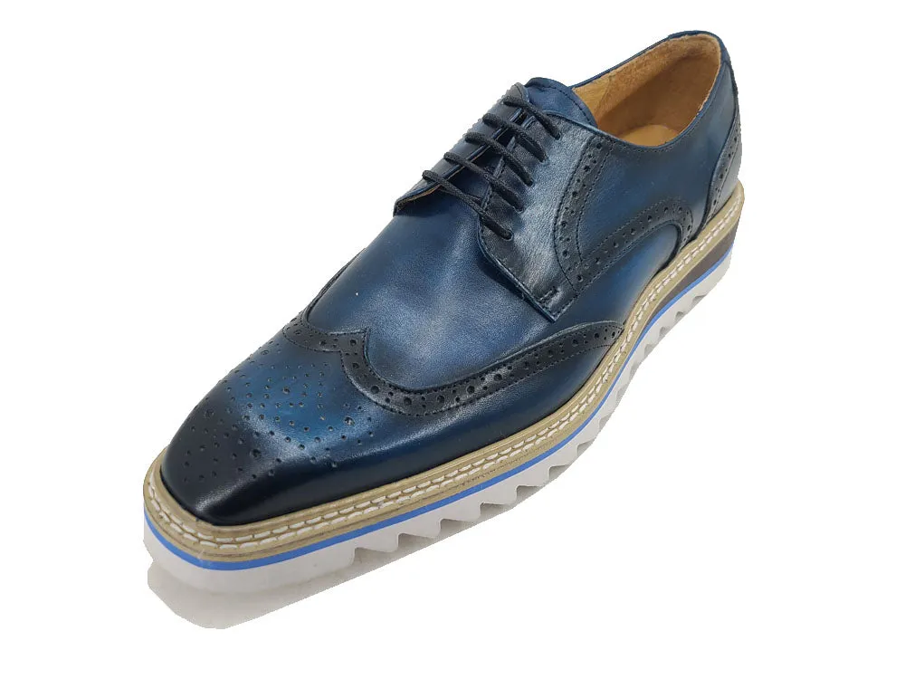 Wingtip Blucher Oxford with lightweight sole.